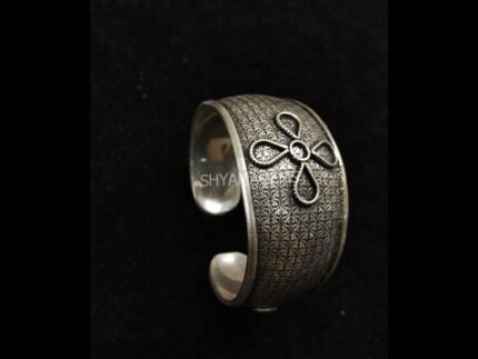 925 STERLING SILVER ANTIQUE HANDCUFF AS09