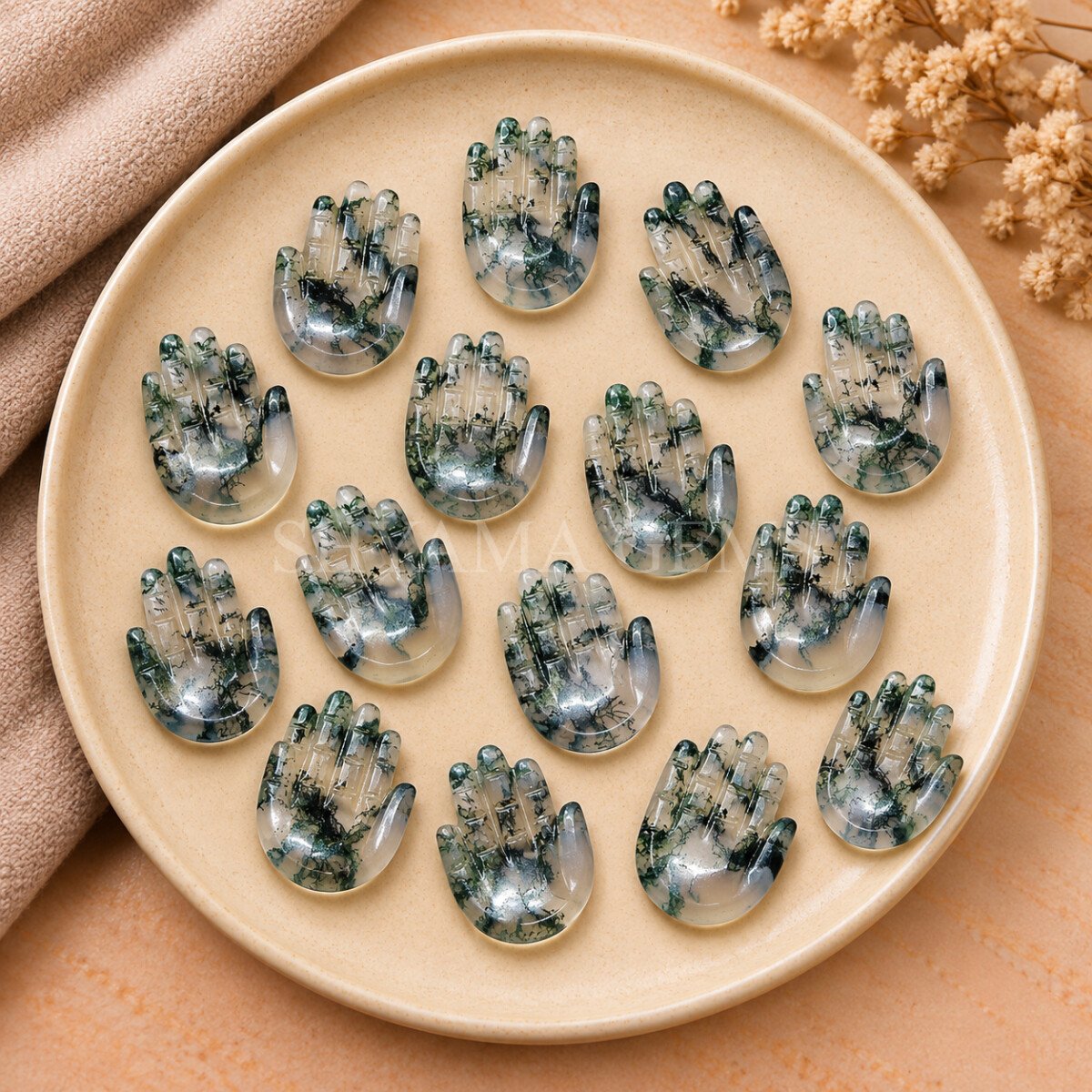Moss Agate Carved Hamsa Hand 25mm Moss Agate Carved Hamsa Hand 25mm