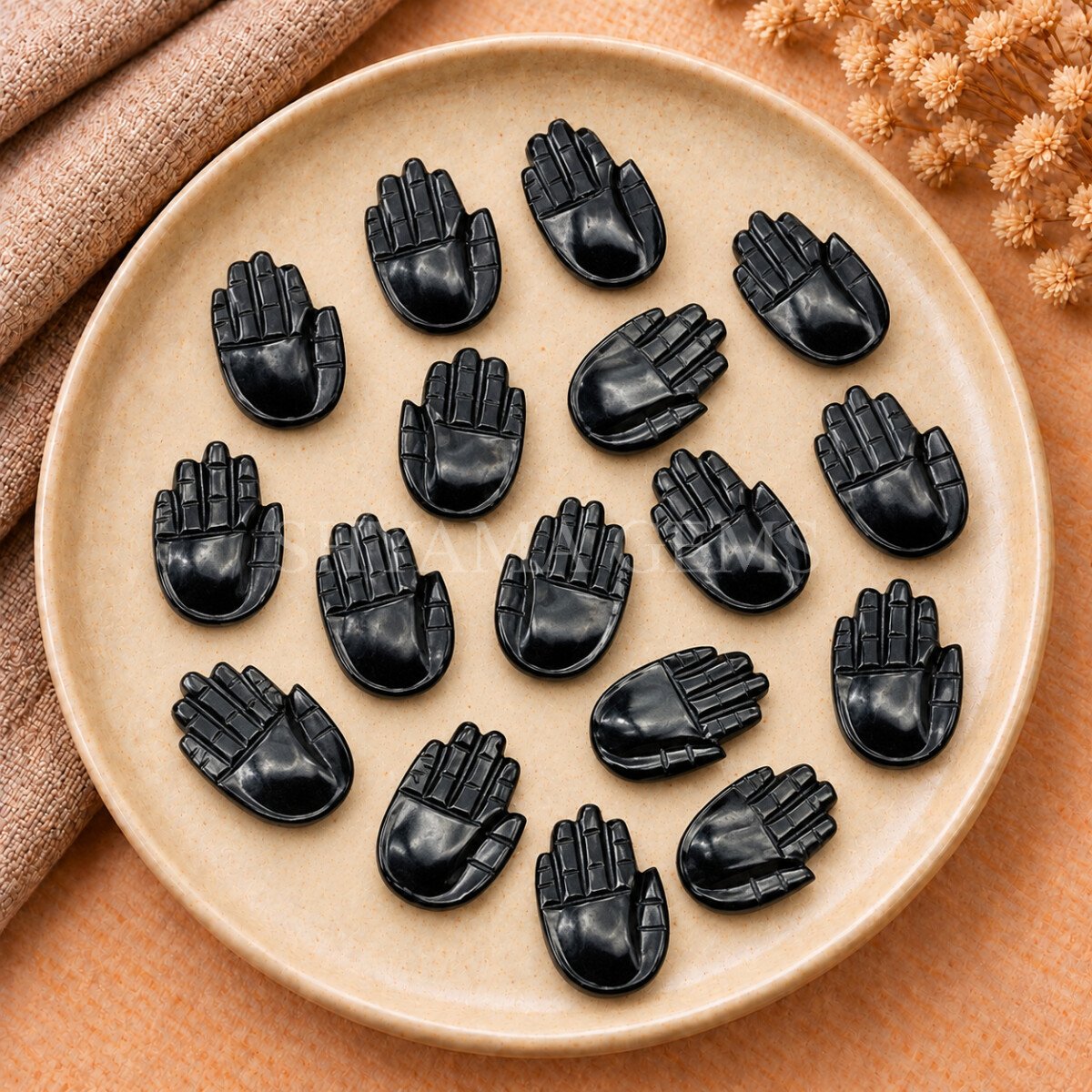 Black Onyx Carved Hamsa Hand 25mm Black Onyx Carved Hamsa Hand 25mm