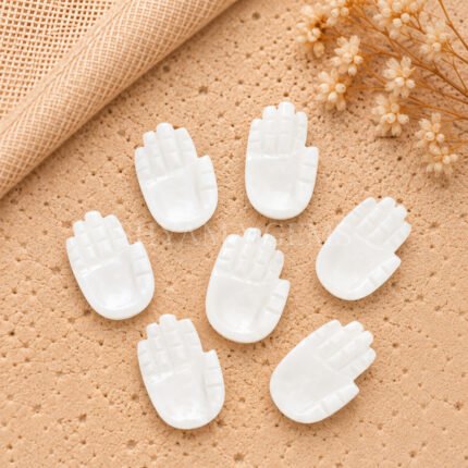 Howlite Carved Hamsa Hand 25mm