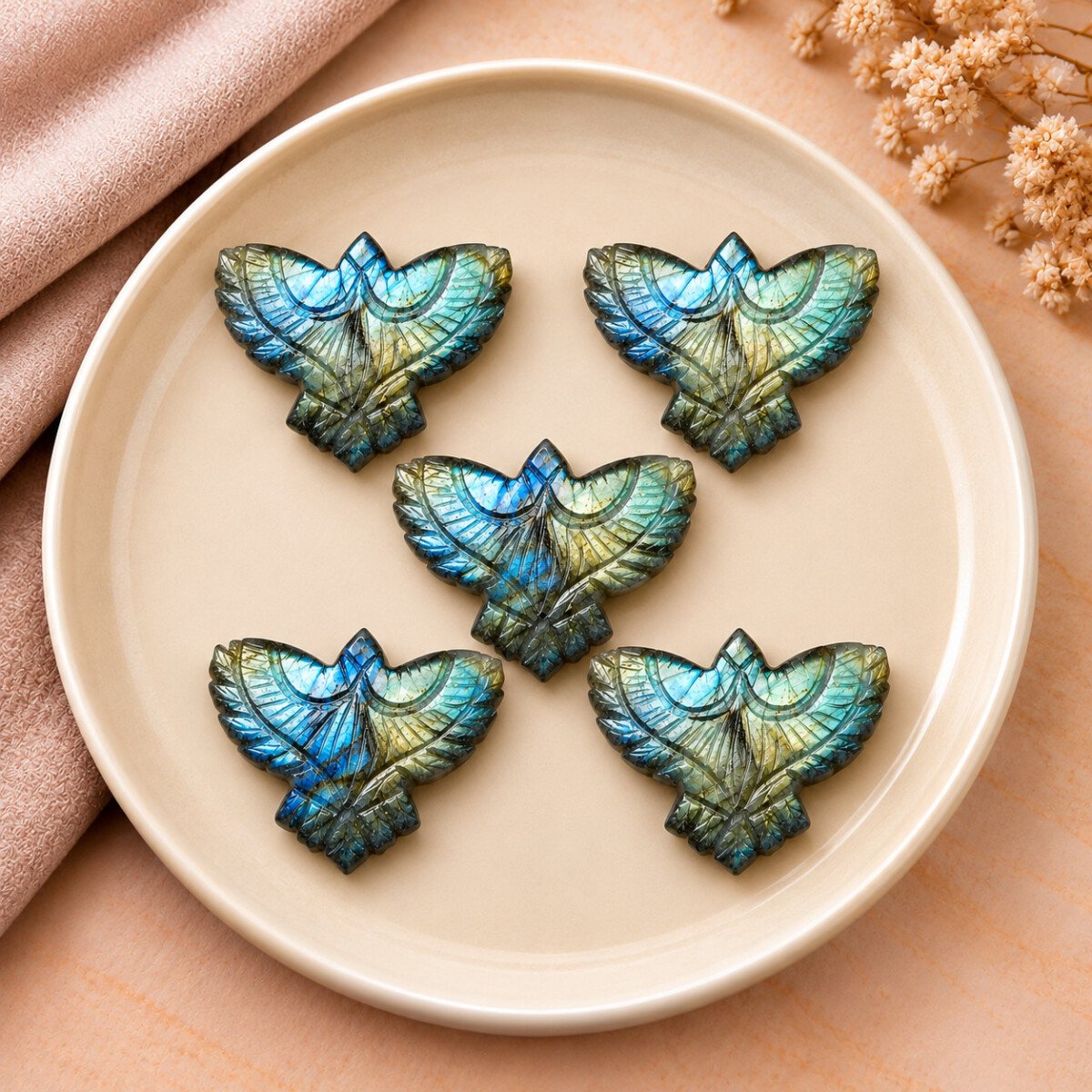 Labradorite Eagle Shape 30mm Loose Gemstone Labradorite Eagle Shape 30mm Loose Gemstone